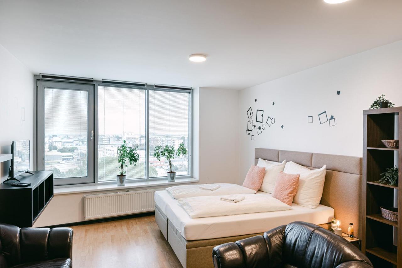 Flora Cozy Apartment Братислава Екстер'єр фото