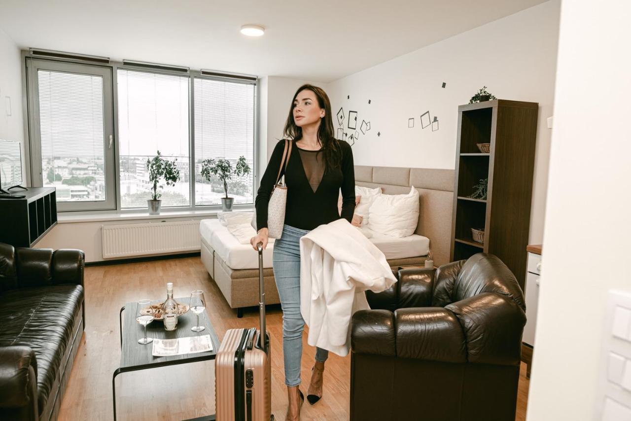 Flora Cozy Apartment Братислава Екстер'єр фото