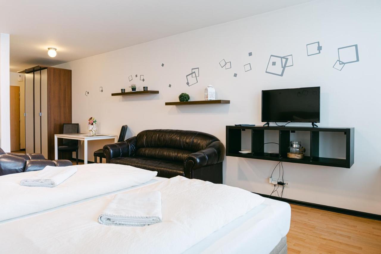 Flora Cozy Apartment Братислава Екстер'єр фото